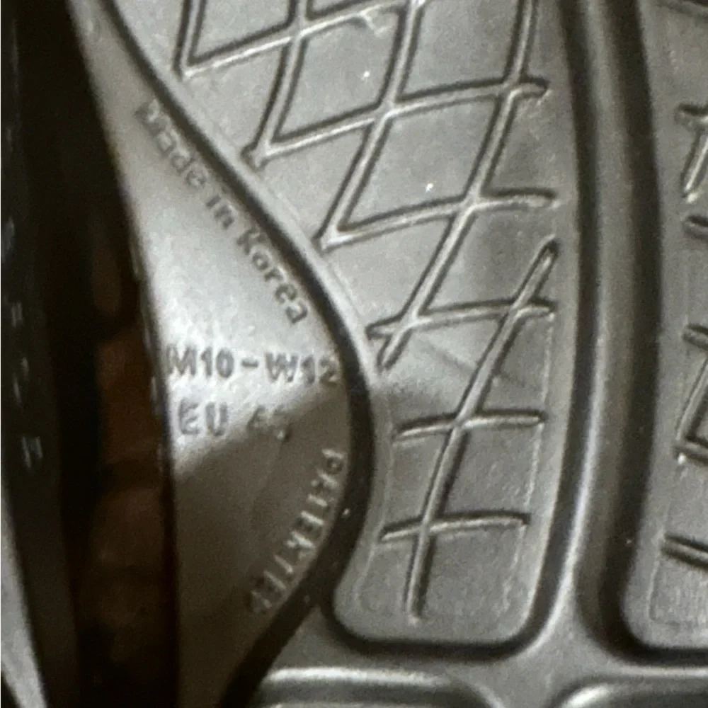 OOFOS men’s OORIGINAL SANDAL